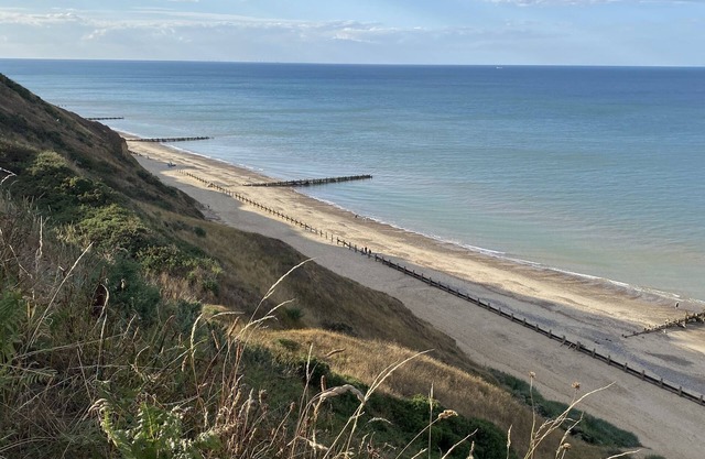 Quiet holiday park on North Norfolk Coast. 5 minute walk to dog friendly beach.