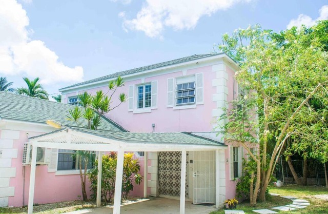 Quiet House Located 5min From Beach