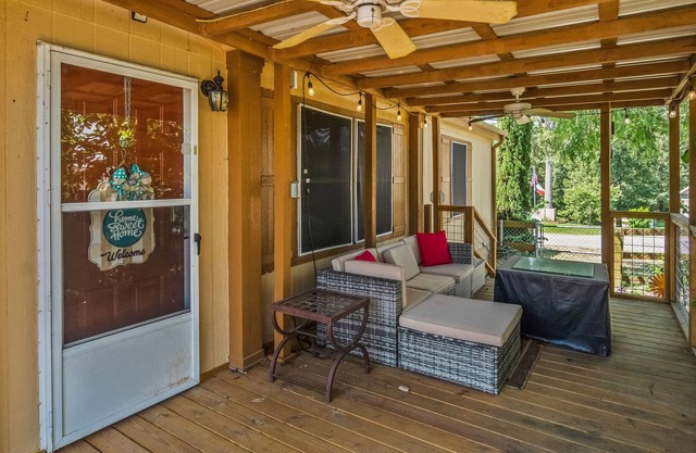 Quiet Lake View Retreat