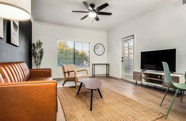 Quiet Modern 1BR Pickleball, Pool, Parking, Gym 08