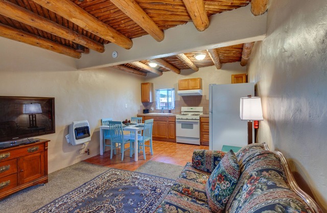 Quiet Mora Hideaway: 35 Mi to Angel Fire Resort!