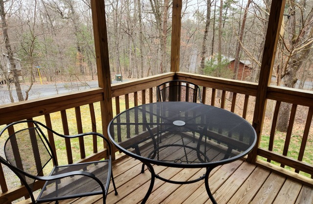 Quiet Mountainside Retreat - One mile from Four Season Bryce Resort