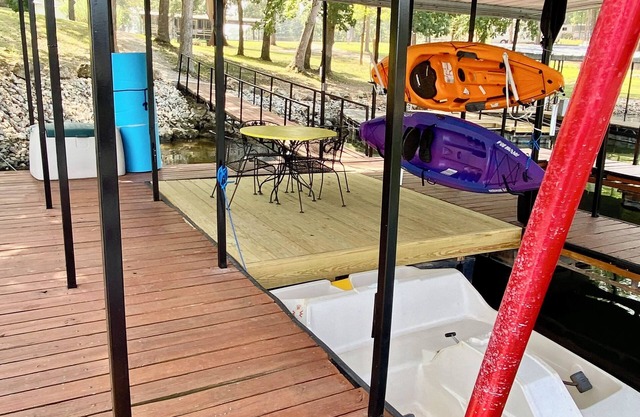 See der Ozarks, Haus 2 Schlafzimmer, 1 Bad, Seeseite mit Dock, in der Nähe der Stadt