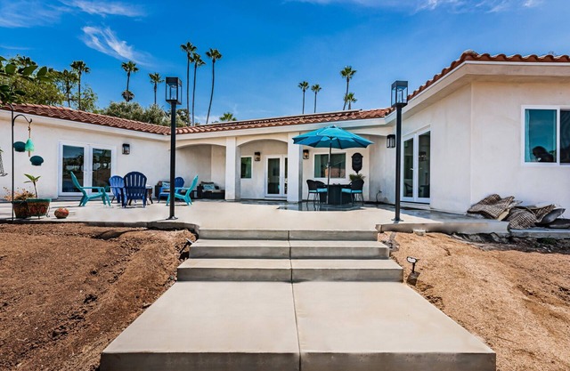 Quiet neighborhood close to local wineries, breweries, wedding/event venues.