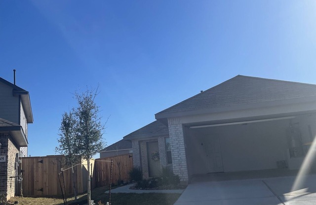 Quiet new construction home on culdesac street