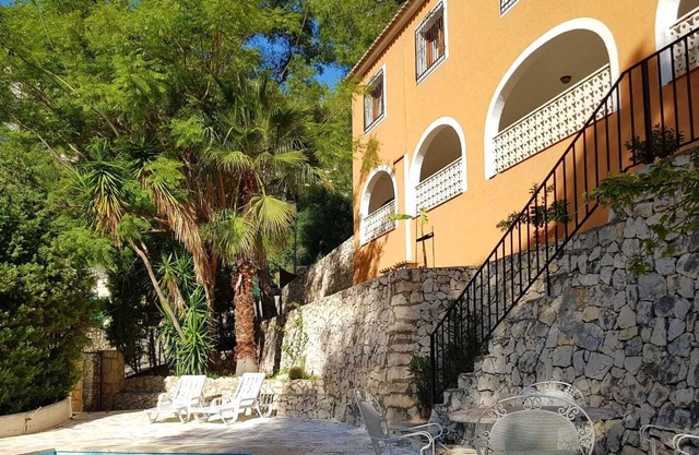 Ruhige, frisch renovierte Villa mit Salzwasserpool