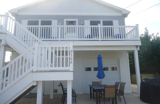 QUIET OCEAN BLOCK HOME IN BARNEGAT LIGHT!