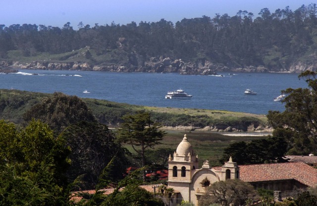 Ruhige Villa mit Meerblick, Carmel, CA. Brandneues, kühnes architektonisches Vergnügen!