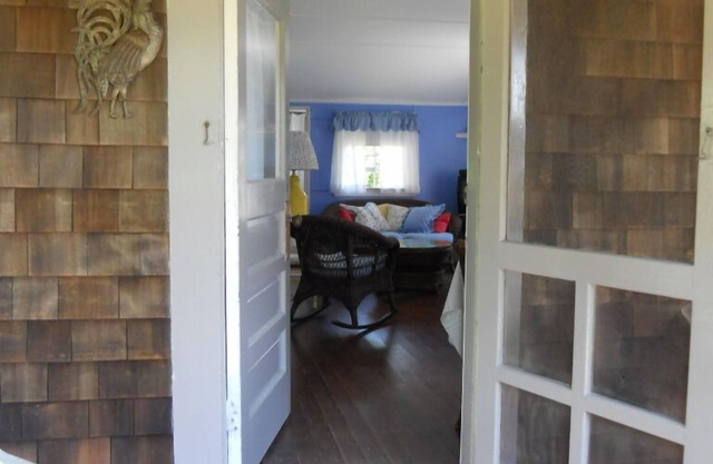 Quiet Off Road Cottage - Corto paseo a la orilla