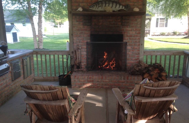 QUIET, pet-friendly nature retreat with HOT TUB & without getting BIT!