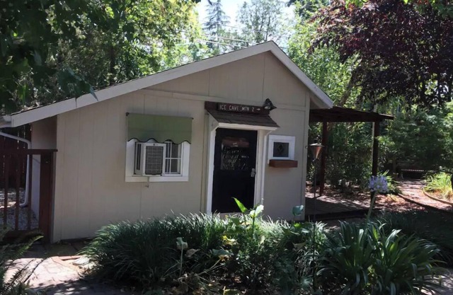 Quiet Petite Garden Retreat