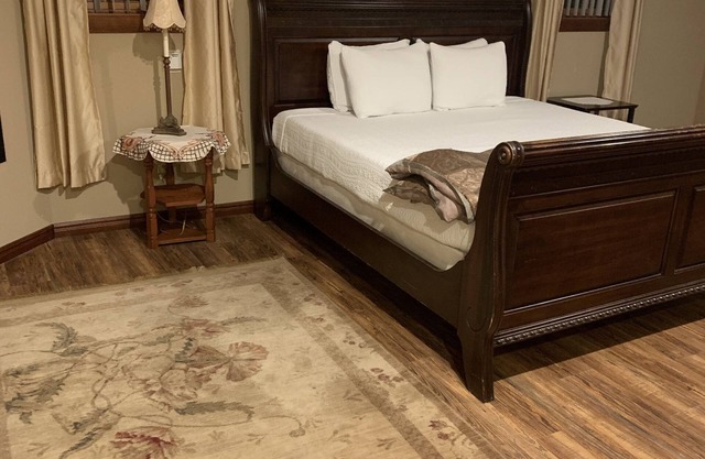 Quiet private king suite