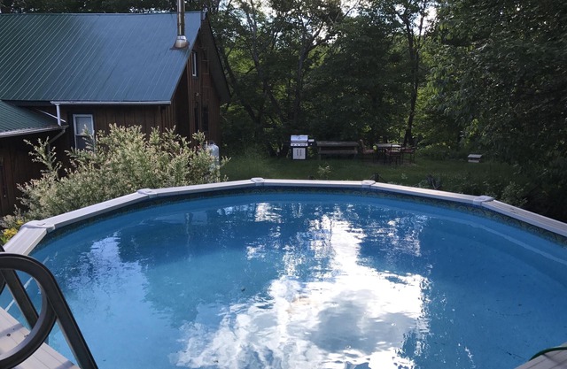 Quiet, Private Muskoka Charm - Lake Front with Pool – Sleeps 8-10