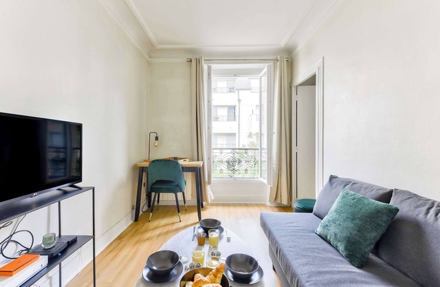 Quiet & Refurbished 1BR Parisian Retreat-Paris 16
