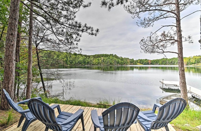 Quiet Retreat on Lake w/ Kayaks, Boats + Bikes!