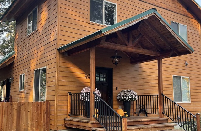 Quiet Riverfront Cabin w/100ft+ of Shoreline, WFH, Pet Friendly