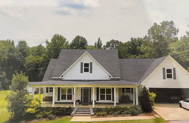 Quiet, secluded 4 bedroom home with large pool.