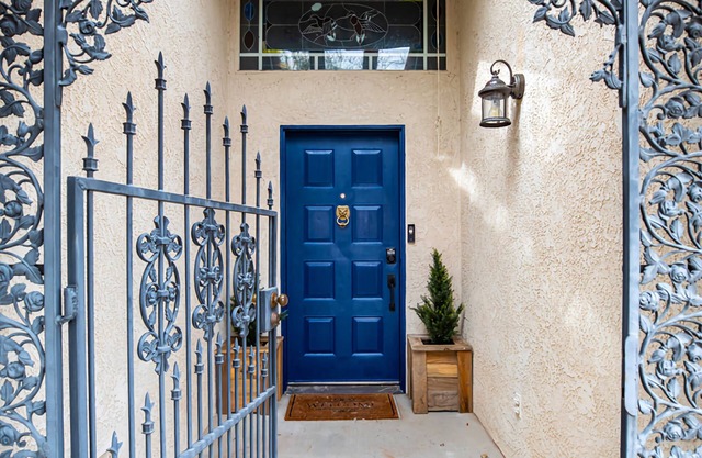 Quiet spacious 2 bedroom home in foothills of Yuma.