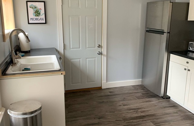 Ruhige, geräumige Wohnung im Herzen von Marquette!