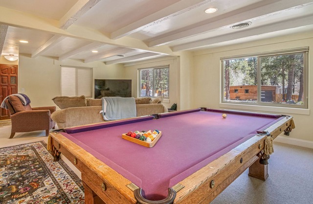 Quiet Spacious Cozy House Near Downtown & Ski