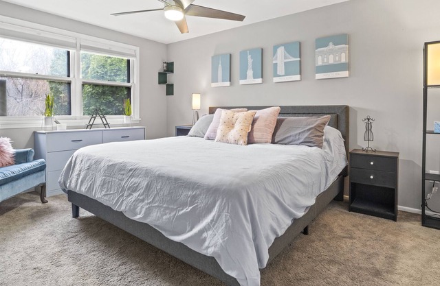 Quiet, stylish, & family-friendly 3 BR in Fairport