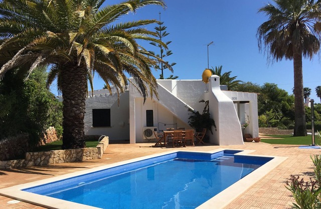 Ruhiges Ferienhaus in fantastischer Lage mit beheizbarem privaten Pool Wifi 500