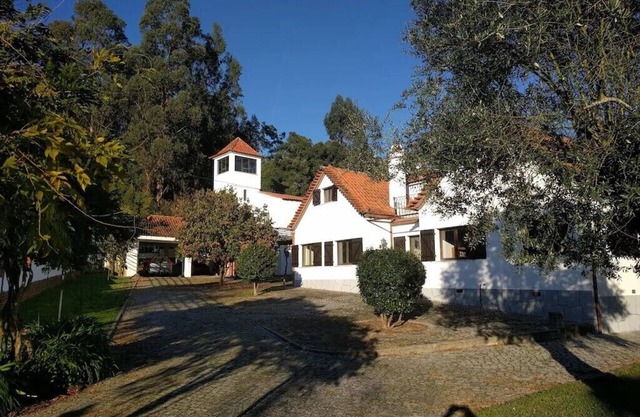 Quiet villa with large garden and private pool, central Portugal