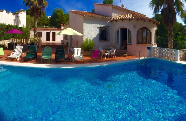 Ruhige Villa mit privatem Pool, nahe am Meer