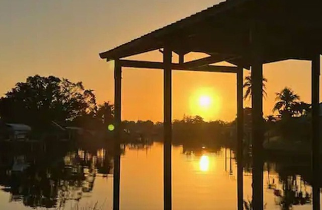 Quiet Waterfront Cottage Amazing Views Close To I-75