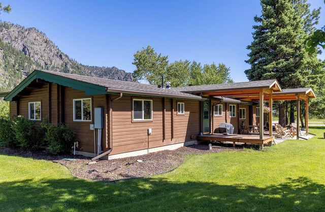 Quigley Brewster Creek Cabin - The views are AMAZING!