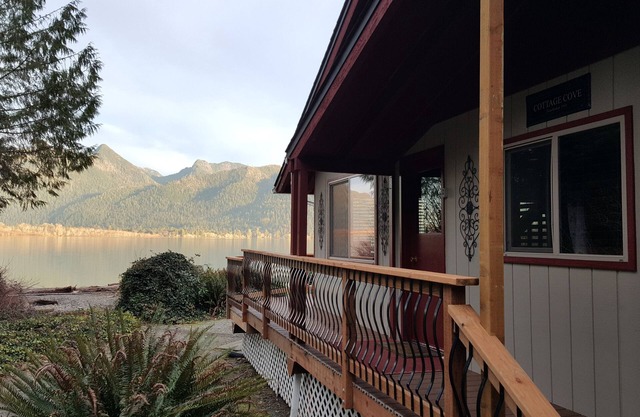 Cottage Cove "Stay & Play" oder "Relax & Revive"