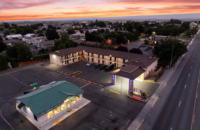 Quincy INN and Suites