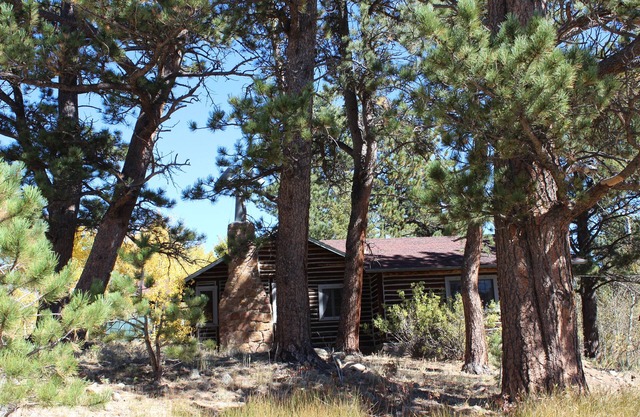 Quinnellas RMNP Adventure Cabin