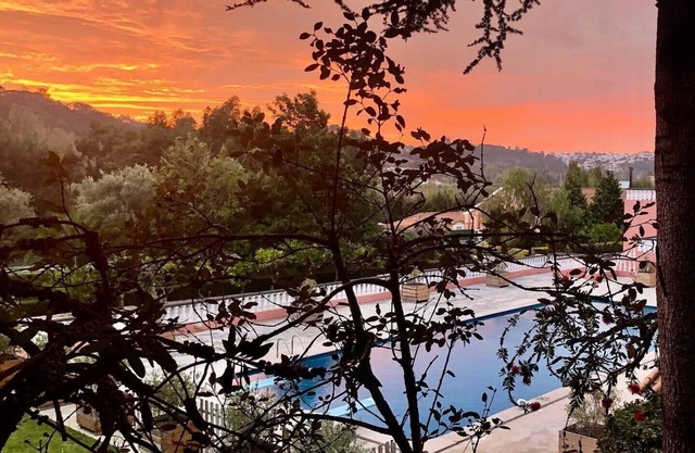 Quinta Encantadora com Piscina e Espaços Verdes.
