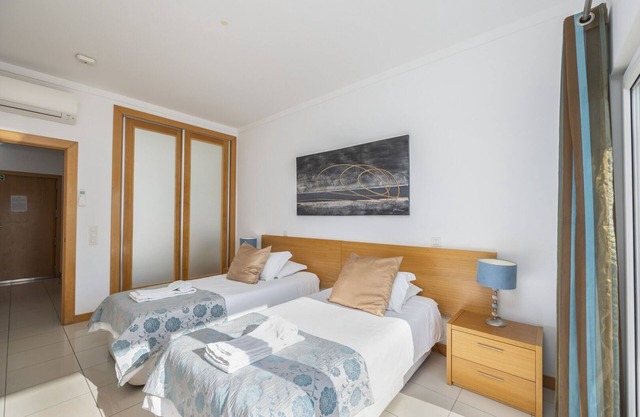 Quinta da Barracuda Sunny 1-bed Apartment with Pool and Sea View