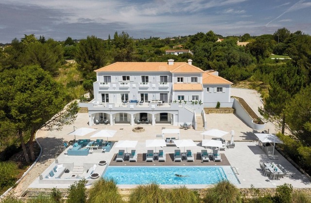 Quinta da Serra | Pool and Jacuzzi | Sintra View
