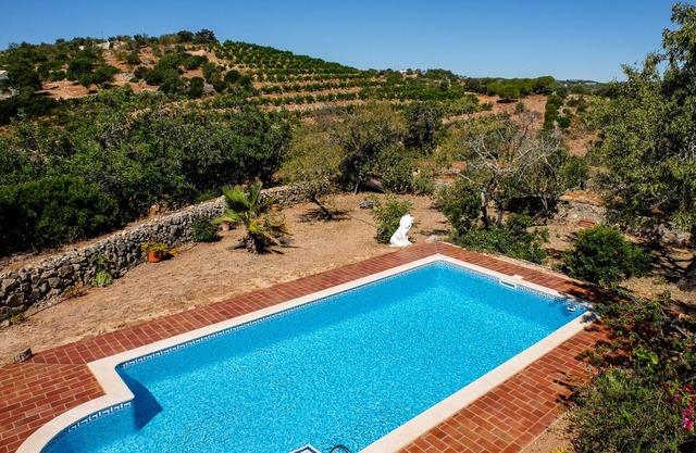 Abgeschiedene Hilltop Villa mit privatem Pool und Garten
