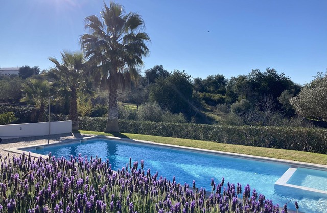Quinta Vale da Vaca Luxurious tastefully furnished villa, large swimming pool!