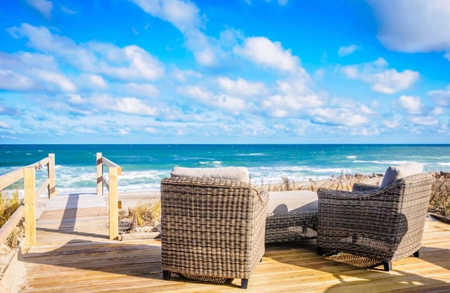 Quintessential Cape Cod Beach Cottage! Located on the water at Spring Hill Beach