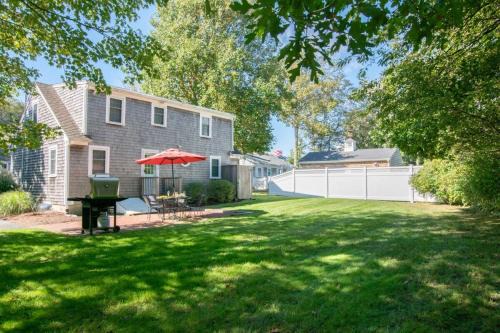 Quintessential Cape directly on the Cape Cod Rail Dog Friendly