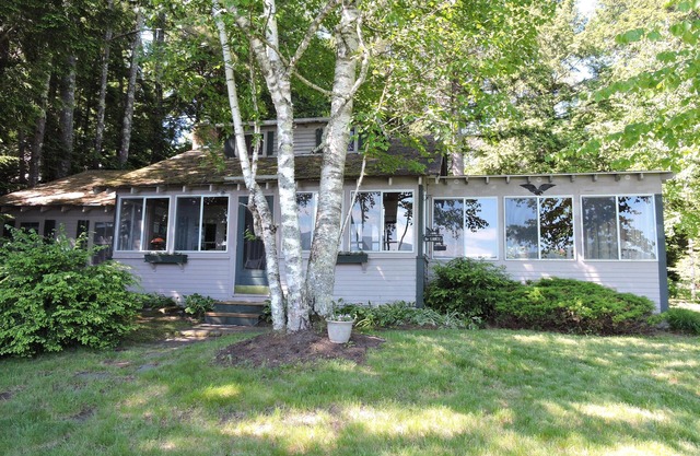 Quintessential Winnipesaukee Lake Cottage Sleeps 8 with Views and Dock