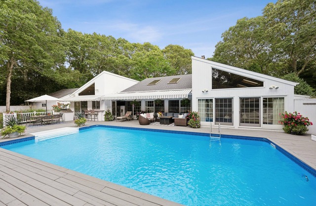 Quogue Village Contemporary with Pool, Spa, & Har-Tru Tennis Court