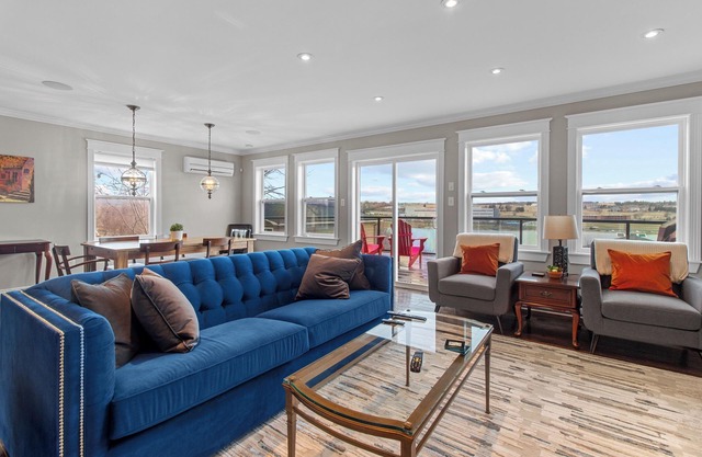 QV Lake House | 5Bd | Gym | Bar | Theatre