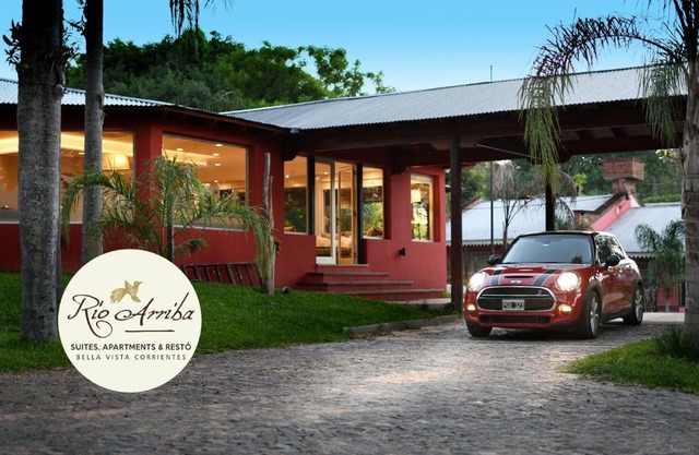 Río Arriba Suites & Apartments & Restó