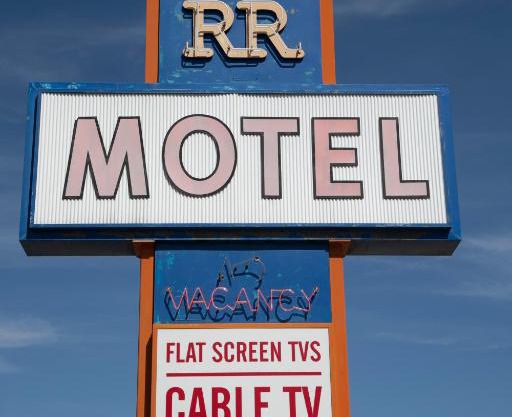 R&R MOTEL