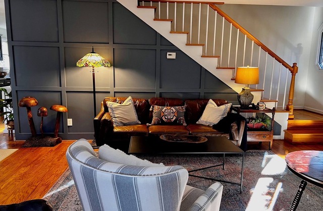 "Rabbits Run" Mountain Retreat on Brush Creek In Mentone- Sleeps 9- Hot Tub