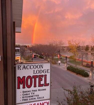 Raccoon Lodge Motel