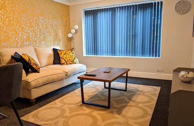 Racecourse Apartment