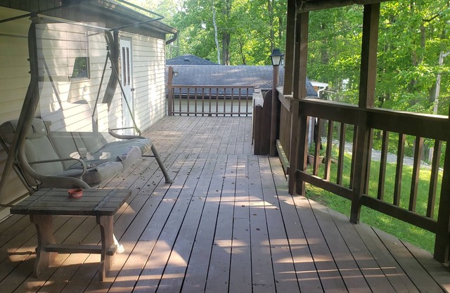Rachel's Cabin by the Lake