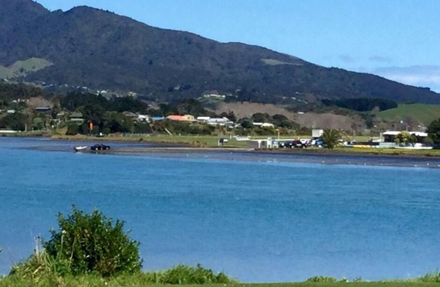 Raglan-Ferienhaus - Wasser- und Bergblick